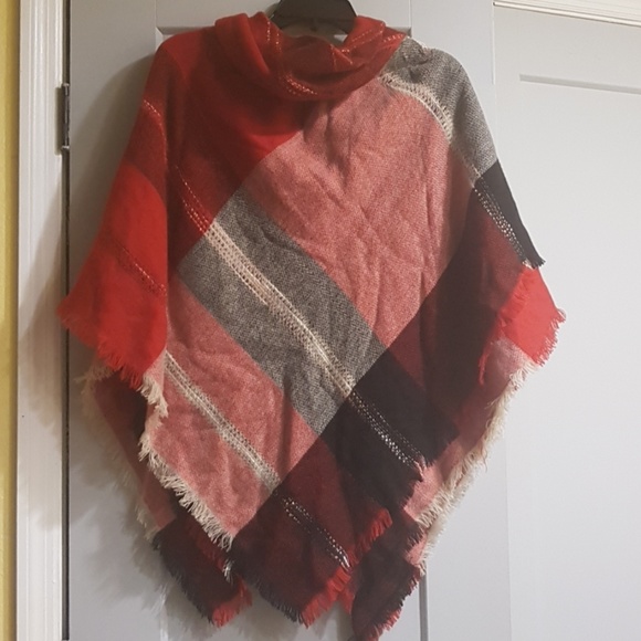 Red/Black/White cape - Picture 3 of 3